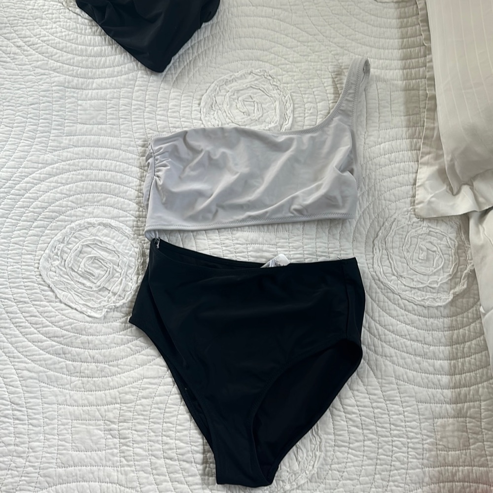 Color block one piece